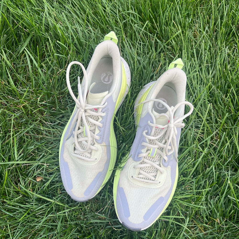 Lululemon trail running shoes size 9